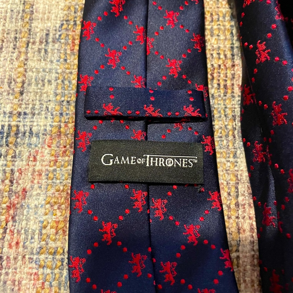 Game of Thrones Lannister Lion Scattered Men's Tie